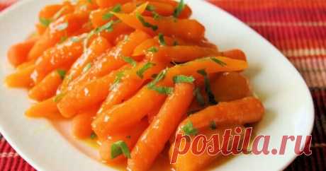 Блюда из моркови — вкусные и оригинальные рецепты угощений для всей семьи Блюда из моркови, приготовленные по не сложным рецептам, помогут разнообразить повседневный рацион полезными и вкусными угощениями. Корнеплод богат каротином, грубой клетчаткой и внушительным витаминным составом, поэтому употреблять ее необходимо и детям, и взрослым.