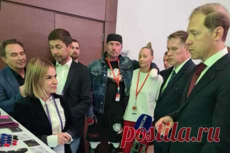 Костомаров рассказал, что станет испытателем первого бионического протеза. Новая стопа будет учитывать потребности фигуриста и поможет ему в тренировках.