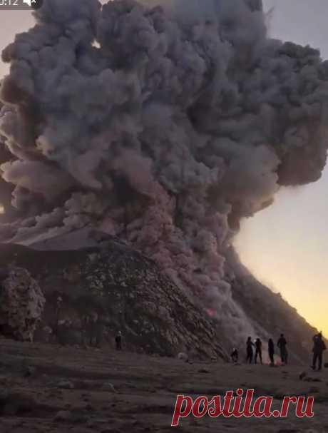 Вулкан Сантьягито в Гватемале напоминает, что на дворе високосный год