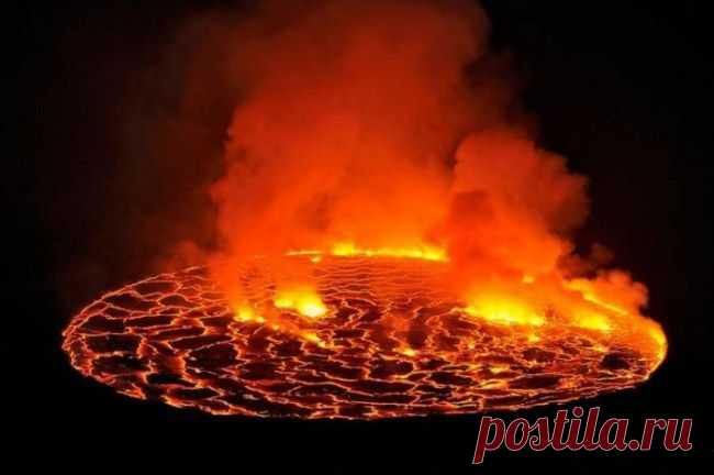 Lava Lake, Nyiragongo Volcano | Nature déchaînée