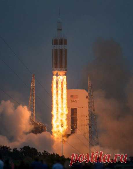 Тестовый запуск космического корабля Ориона с мыса Канаверал 5 декабря 2014 года / Физика невозможного!