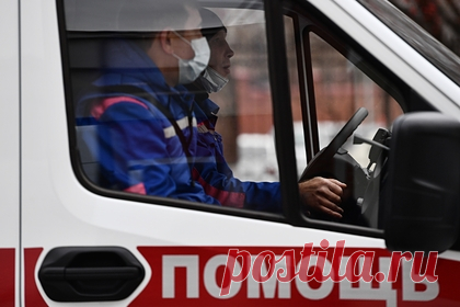 В Москве под окнами жилого дома нашли мертвой следователя МВД. В Москве на 2-й Владимирской улице под окнами жилого дома была найдена мертвой 47-летняя следователь МВД. Издание утверждает, что отдел, в котором работала погибшая, был не самым сложным — она занималась фальшивомонетчиками. В органах проработала всю сознательную жизнь.