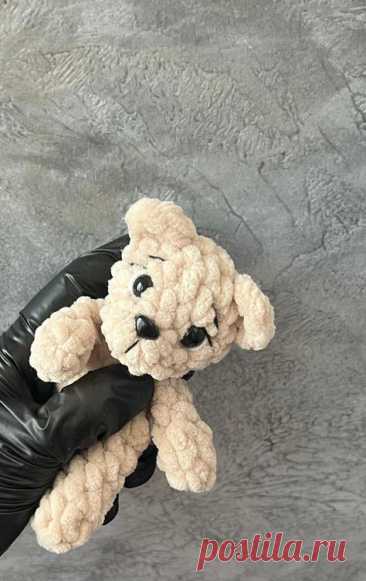 PDF Мишка Тедди и зайка Соня крючком. FREE crochet pattern; Аmigurumi toy patterns. Амигуруми схемы и описания на русском. Вязаные игрушки и поделки своими руками #amimore - маленькие зверюшки крючком, медведь, медвежонок, мишка и заяц из плюшевой пряжи, зайка, зайчик, зайчонок, плюшевые зверята.