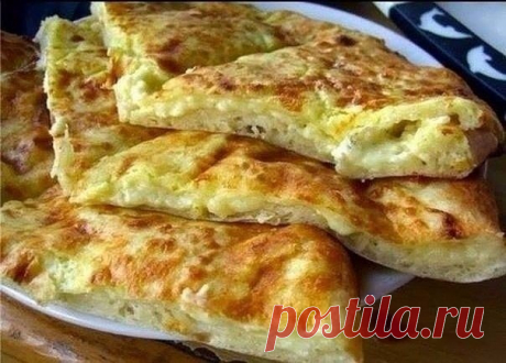 Быстрое хачапури на закуску
Безумно вкусные!

Ингредиенты: 
-1 яйцо 
-1 стакан молока 
-1 стакан муки 
-300 г сулугуни (творога) 
-30 г сливочного масла 

Приготовление: 
1. Взбить венчиком яйцо в миске. 
2. Влить молоко и опять все взбить. 
3. Добавить муки и все взбить. 
4. Потереть 300 грамм сулугуни. 
5. Положить натертый сыр в тесто и тщательно размешать. 
6. Сковороду смазать сливочным маслом, вылить тесто и жарить на медленном огне пока не подрумяниться. 
7. Потом п...