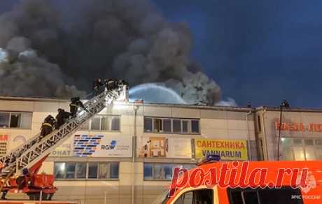 Пожар в недостроенном здании в Щербинке потушили. Никто не пострадал