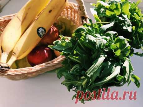 Смузи «Банан-финики-руккола» - пошаговый рецепт с фото - как приготовить, ингредиенты, состав, время приготовления - Mail Леди