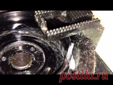 Швейная машина (челнок) - YouTube. Проблема с захватом нити
