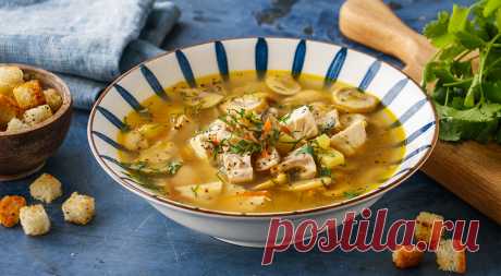 Куриный суп с грибами. Куриный суп с грибами – это привычное нам вкусное и легкое блюдо. Куриный бульон рекомендуется диетологами как продукт, восстанавливающий силы после болезни, кроме того, куриный суп снимает стресс и ...