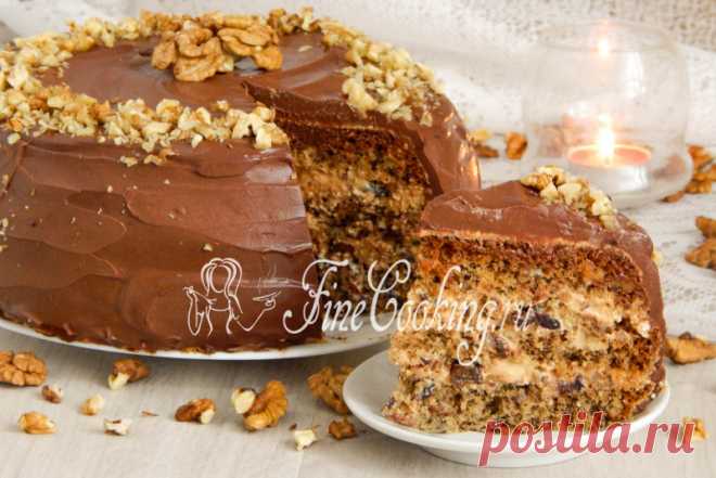 Бисквитный торт с черносливом и грецкими орехами - рецепт с фото