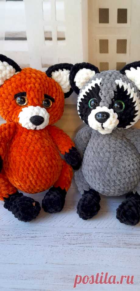 PDF Плюшечки крючком. FREE crochet pattern; Аmigurumi animal patterns. Амигуруми схемы и описания на русском. Вязаные игрушки и поделки своими руками #amimore - плюшевый енот, лиса из плюшевой пряжи, лисица, лисёнок, лисичка, енотик.