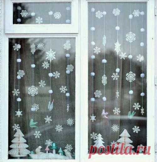 Украшение окна на Новый год - снежинки, вытынанки, рисунки