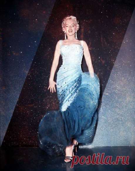 Платье Мэрилин Монро, в котором она снималась в фильме &quot;Нет лучше бизнеса, чем шоу-бизнес&quot; и его эскиз (дизайнер Уильям Травилла). / Путь моды