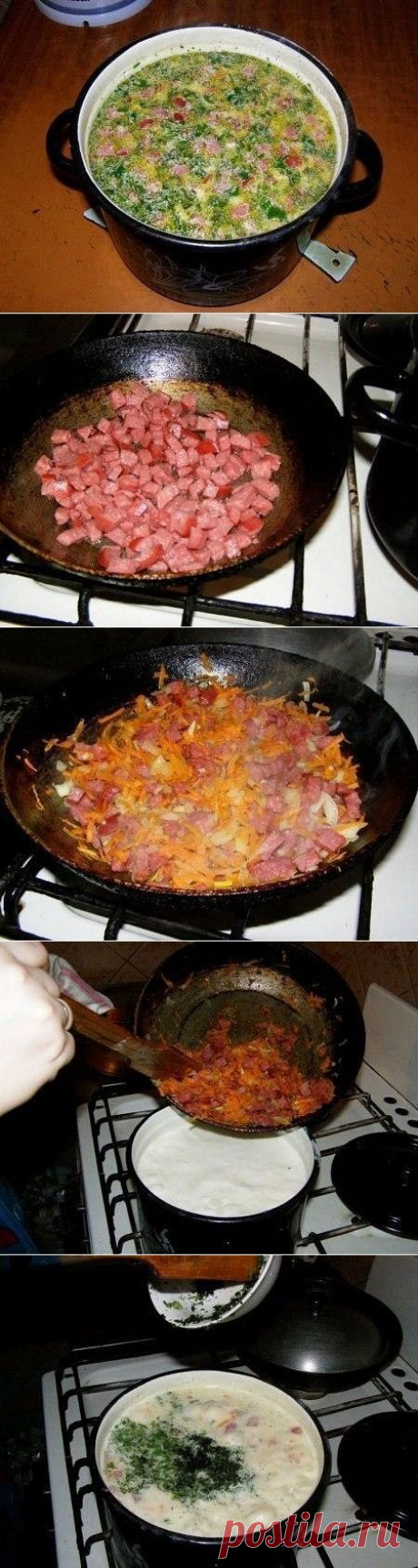 Горячий сырный суп с колбасой