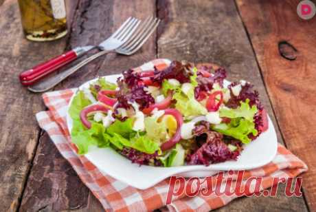 5 вкусных новогодних салатов и закусок из доступных ингредиентов