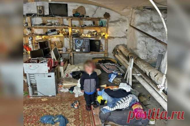 Мать найденных в подвале Петербурга детей не пришла к ним в приют. Женщина сообщила, что временно уехала в Самару.