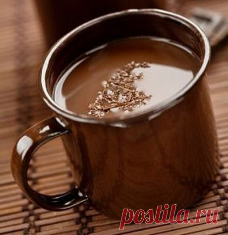 Приготовление горячего шоколада.