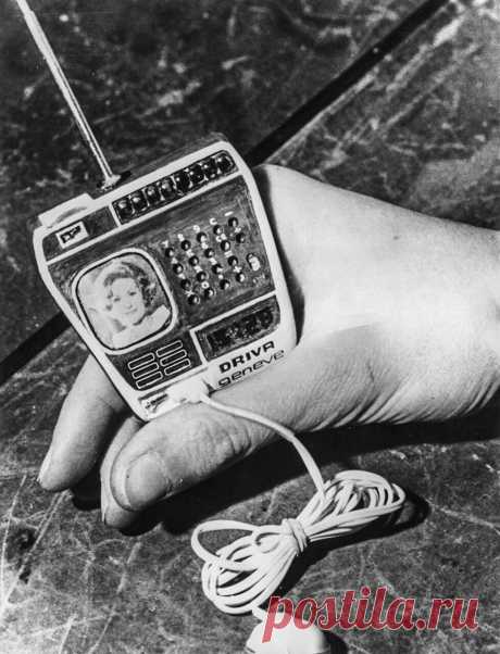 Home / Twitter. Часы компании Driva Geneve из Швейцарии, с телевизором, радио и калькулятором, 1976 год.