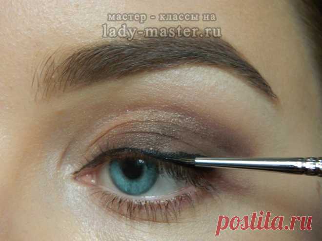 Как сделать красивый коричневый дневной макияж глаз смоки айс