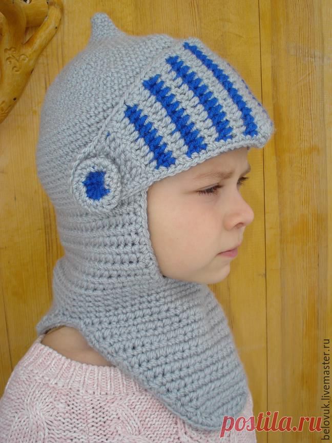 шапка шлем рыцаря на мальчика 7 лет спицами. шапка для мальчика спицами. шапка-шлем вязаная. шапка-шлем для мальчика спицами. вязаные шапки для детей.