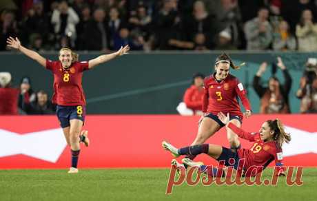 Сборная Испании стала первым финалистом женского чемпионата мира по футболу. В полуфинале испанки со счетом 2:1 обыграли шведок