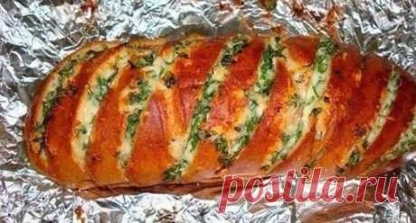 ВКУСНЫЙ запеченный батон с сыром и чесноком !