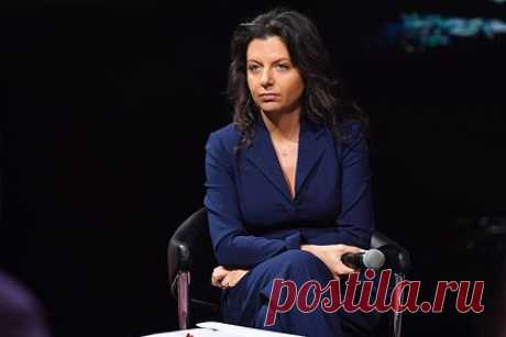 Суд арестовал школьника по делу о подготовке покушения на Симоньян и Собчак. Суд в Москве арестовал участника неонацистской группировки «Параграф-88», ученика десятого класса одной из столичных школ. Пока его обвиняют в нападении на мигрантов, но дело могут переквалифицировать на подготовку теракта. Таким образом, он стал восьмым фигурантом дела о покушении на Симоньян и Собчак.