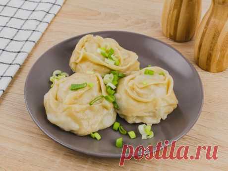 Манты с картошкой – пошаговый рецепт приготовления с фото Манты могут быть как мясными, так и диетическими, если сделать для них начинку из овощей, например, из картофеля.