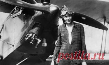 Амелия Эрхарт: жизнь и загадочное исчезновение первой женщины-пилота, пересекшей Атлантический океан 2 июля 1937 года моноплан «Локхид Электра», пилотируемый Амелией Эрхарт, таинственно исчез над Тихим океаном. Легендарной летчице было всего тридцать девать лет. 
Президент США Франклин Рузвельт прика...