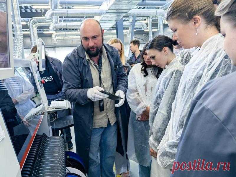 Компания «Инферит» (кластер «СФ ТЕХ» ГК Softline), российский вендор полного цикла по производству компьютерной техники и разработке программного обеспечения, провела экскурсию на своем производстве во Фрязино для студентов МГТУ им. Н. Э. Баумана. Все учащиеся проходили практику в компании.