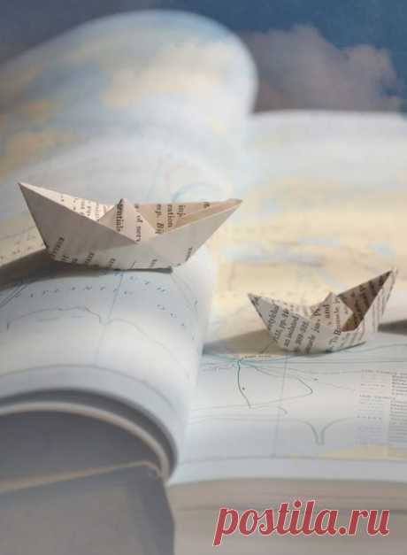 Книги — корабли мысли, странствующие по волнам времени и бережно несущие свой драгоценный груз от поколения к поколению...

© Фрэнсис Бэкон