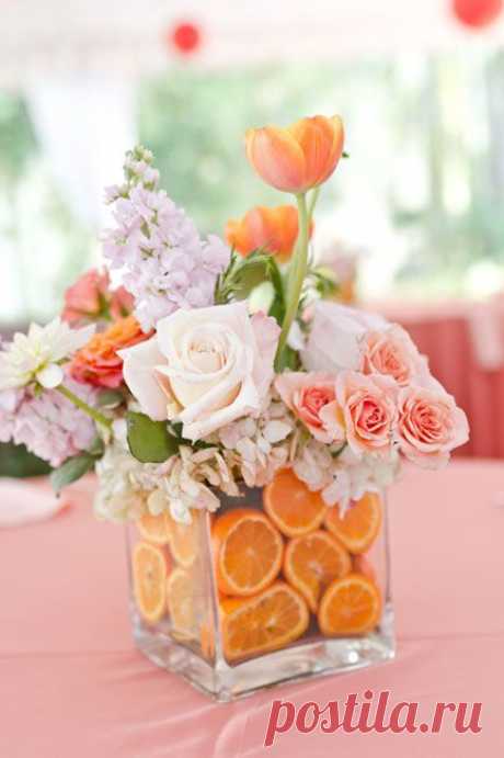 Tiffany Doolittle saved to ~sweet and pretty
Citrus and floral arrangement- cute idea.