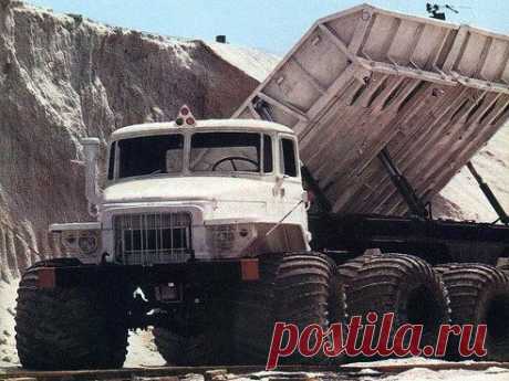 НАМИ 0143СХЗ '1979

Самосвальный автопоезд НАМИ 0143СХЗ грузоподъёмностью 8 т для вывоза садочной соли.