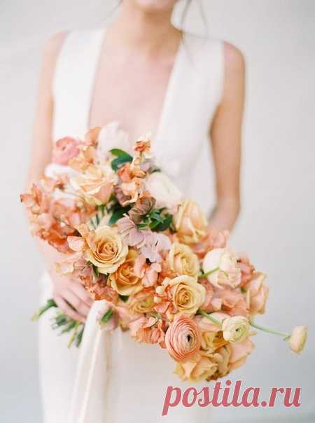 🌸 Волшебство свадебной флористики 🌸 Флористы, которые создают такую красоту: weddywood.ru/pro/flowers ✨