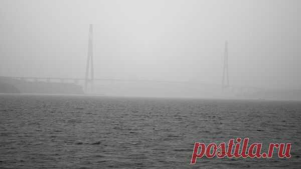 Мост на остров Русский во Владивостоке временно закрыли для большегрузов