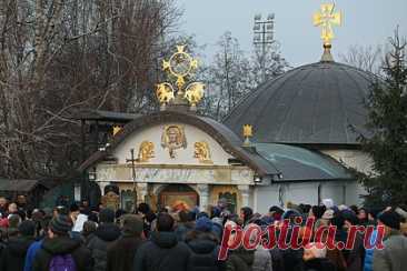 В Киеве начали снос часовни Десятинного монастыря УПЦ