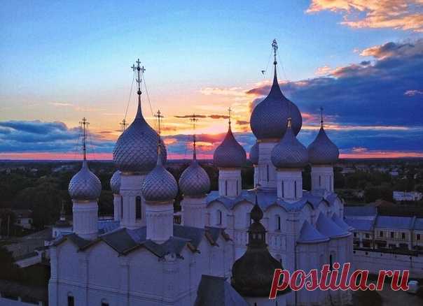 Прекрасный закат над Ростовом Великим 

 Ярослав Худяков