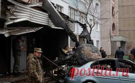 Зеленский назвал крушение вертолета в Броварах ужасной трагедией. Президент Украины выразил соболезнования родным жертв крушения вертолета в Киевской области и сообщил, что поручил расследование причин катастрофы СБУ и Нацполиции. По его словам, произошедшее — «трагедия» и «невыносимая боль»