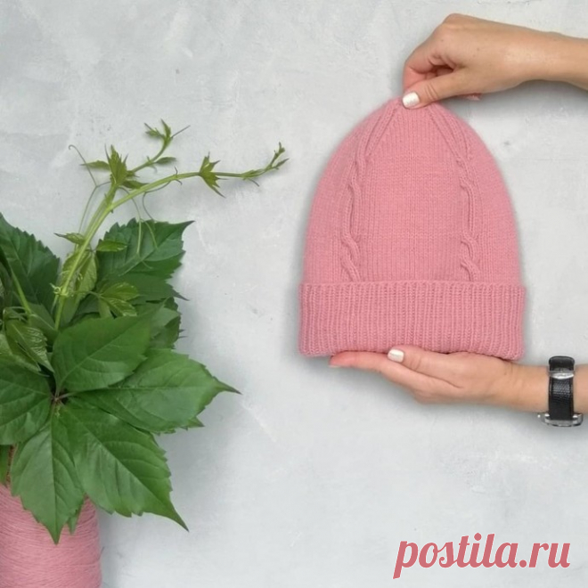 Шапка спицами № 3,5 из бобинной пряжи в 2 нити (получился метраж 50гр-112.5 м). Состав: 60% меринос, 25% бэби альпака и 15% ангора ушло чуть меньше 100 гр пряжи, но альпака и ангора легче мериноса и это нужно учесть. 
На ОГ 54-56 см набираем 104 петли (учитываем свою плотность и вяжем образец, число петель должно быть кратно 4). Провязать резинкой 1х1  13см, затем переходим на лицевую гладь, включив узор по схеме и равномерно добавив ещё 16 петель = 120 п. Схему узора и ег...