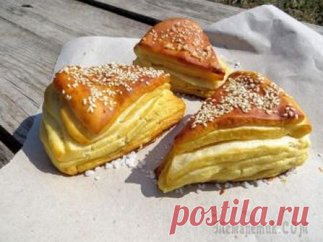 Стоит только полить тесто содой и результат вас удивит! Вкусные слоенки! Интересный рецепт, удивительная технология и вкусный результат! Никогда не думал, что раствор соды можно так применить. Слоенные треугольники традиционные в Европе, пробуем повторить и смотрим, что по...
