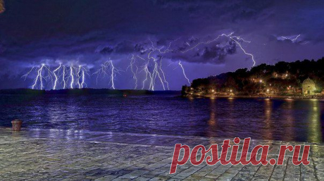 Грозы у побережья Хорватии 2-3 декабря 2014 / Социальная погода