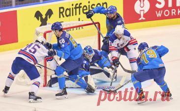 Казахстан пропустил десять шайб от США на чемпионате мира по хоккею. Американцы победили со счетом 10:1 и поднялись на второе место в группе B. В параллельном матче австрийцы обыграли норвежцев и продолжают борьбу за путевку в четвертьфинал с финнами