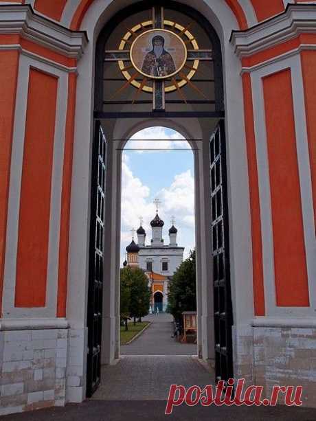 Главный вход в монастырь. | ДАВИДОВА ПУСТЫНЬ