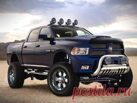 2010 Dodge Ram Pickup 2500 Power Wagon Crew Cab 4WD / Только машины