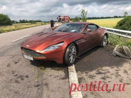 Владелец бросил Aston Martin DB11 с запиской . Тут забавно !!!