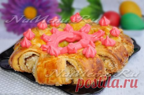 Пасхальный венок с грецкими орехами