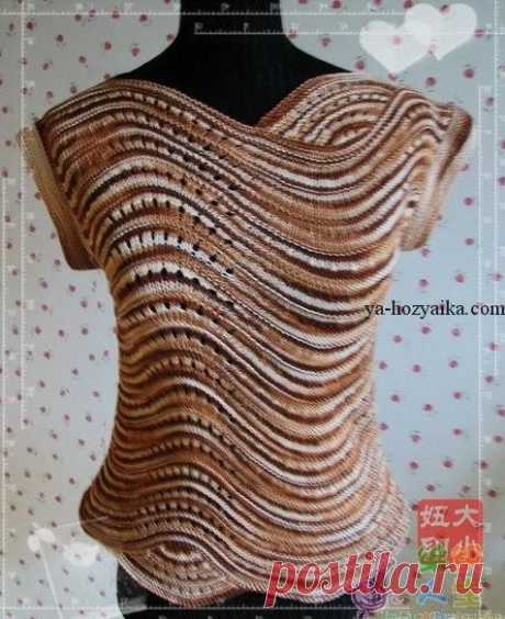 Вязаный спицами топ “волна” из секционной пряжи https://ya-hozyaika.com/vyazanie-spitsami/bluza-kofta-top/vyazany-j-top-volna/