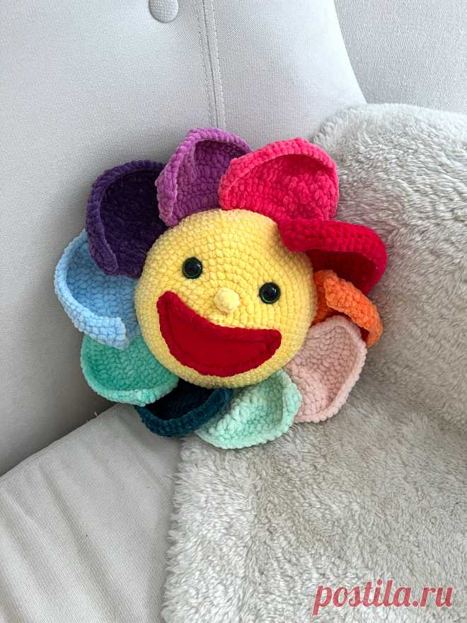 PDF Подушка Цветок крючком. FREE crochet pattern; Аmigurumi toy patterns. Амигуруми схемы и описания на русском. Вязаные игрушки и поделки своими руками #amimore - декоративная подушка в виде большого цветка из плюшевой пряжи, плюшевый цветочек, цветы.