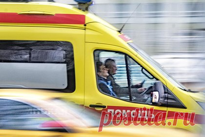 Девять человек погибли в ДТП с автобусом в Дагестане. Девять человек погибли в ДТП с автобусом в Дагестане. Авария произошла на трассе «Кавказ», автобус выполнял рейс Москва — Хасавюрт, он столкнулся с легковушкой и грузовиком. По предварительной информации, еще 16 человек пострадали. Пострадавших доставляют в медучреждения региона.