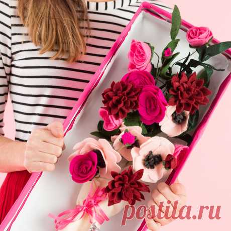Send Your BFF This Felt Bouquet for Galentine’s Day Create a beautiful Galentine's bouquet that will never go bad!