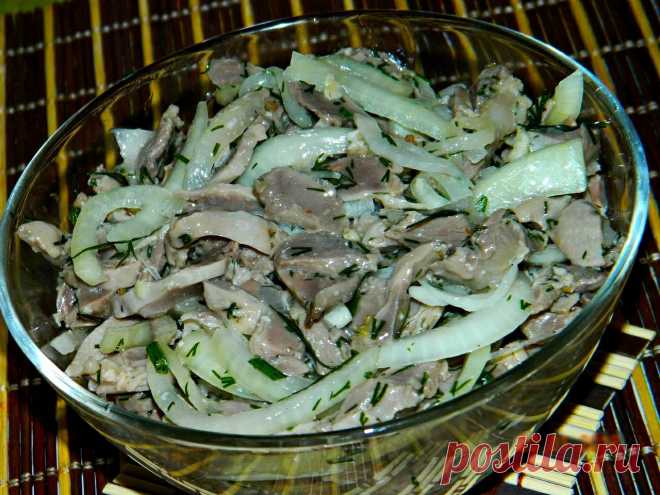 Маринованные куриные желудочки.
Бюджетная, но невероятно вкусная закуска.